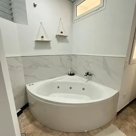 Apartman Flat With Jacuzzi In *