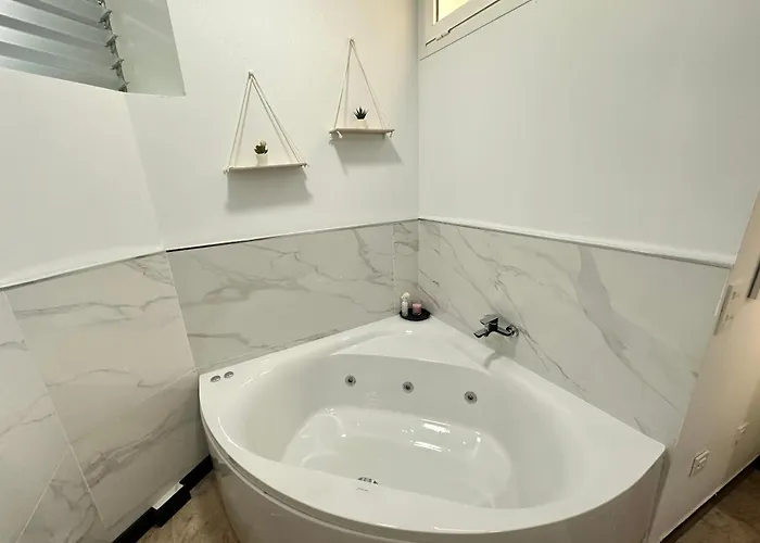 아파트 Flat With Jacuzzi In Agüimes